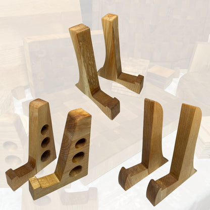 Brettastandur úr birki m götum – fyrir 3–4 cm skurðarbretti | RÓT