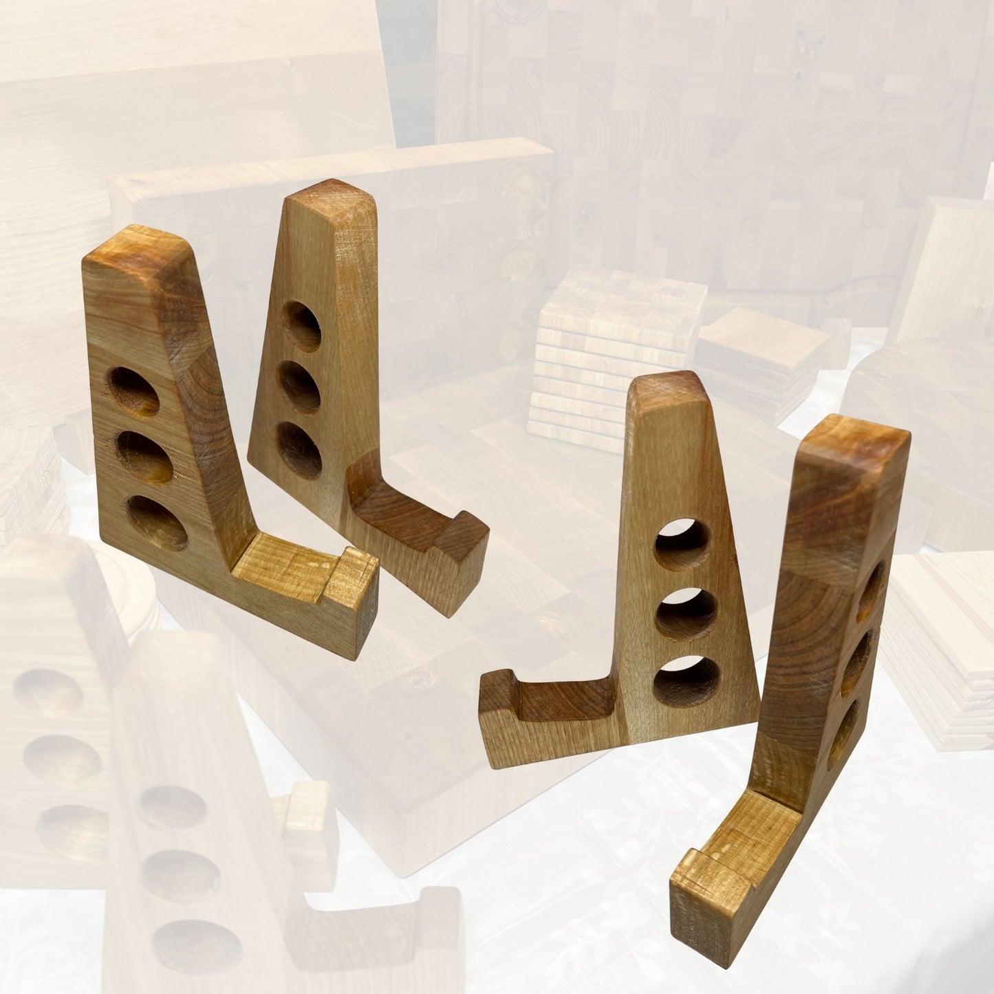 Brettastandur úr birki m götum – fyrir 3–4 cm skurðarbretti | RÓT