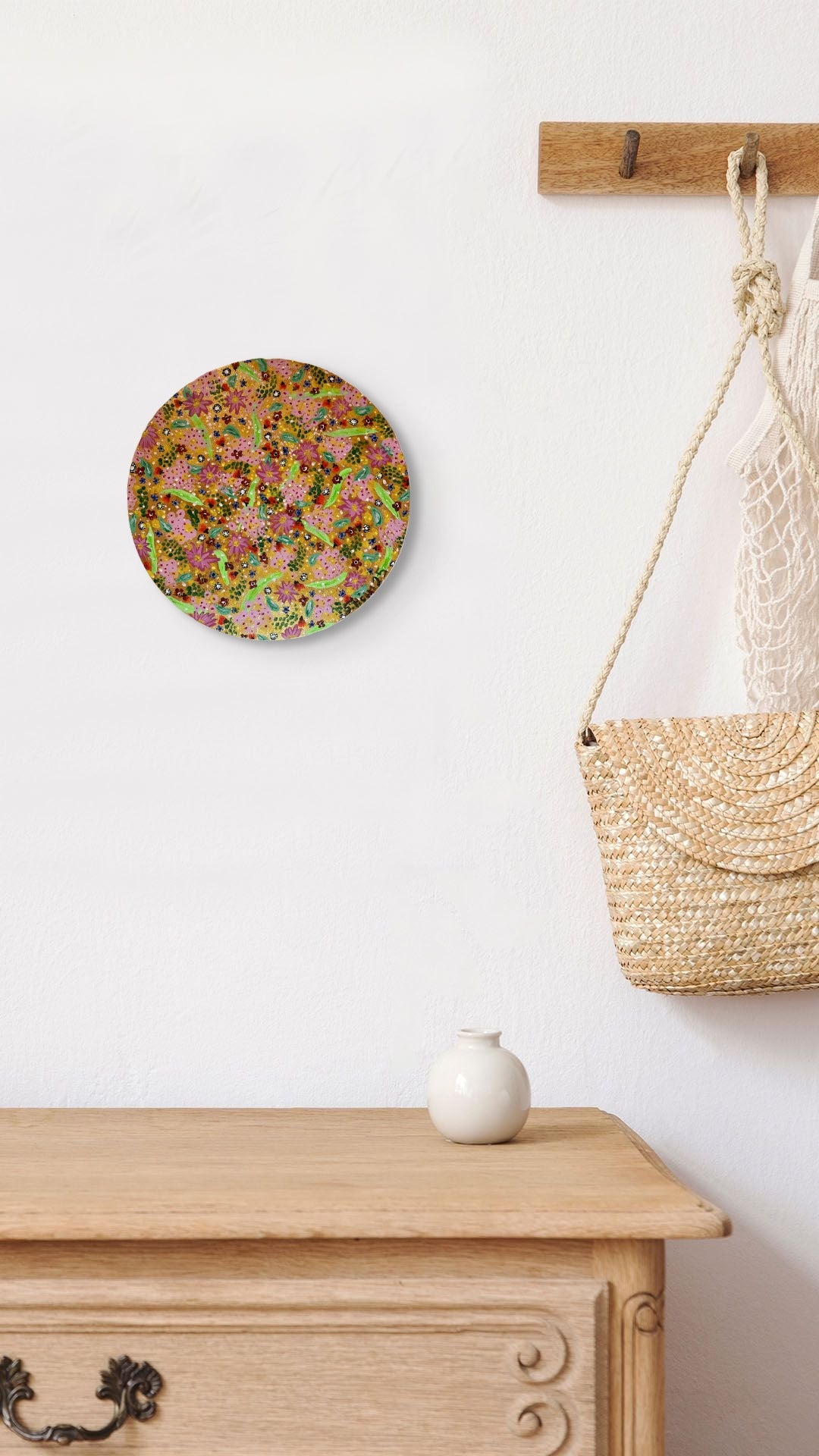 Blómadúlla 1 - Gullið - 2025, akrýl á flötum striga 30 sm. í þvermál